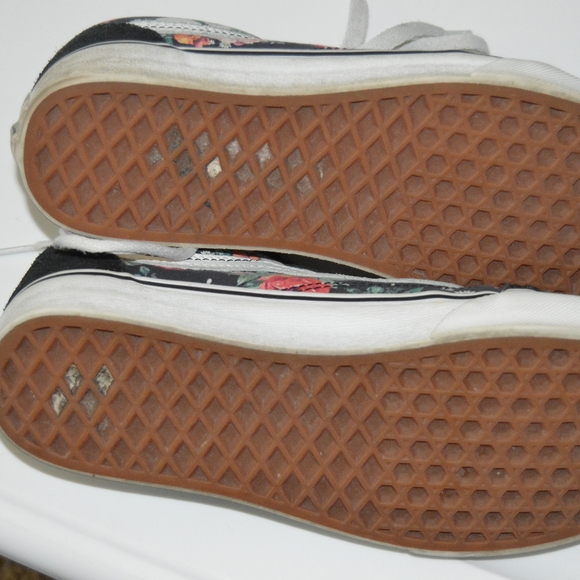 Lace up vans 7.5 floral pattern and black suede - Picture 3 of 4